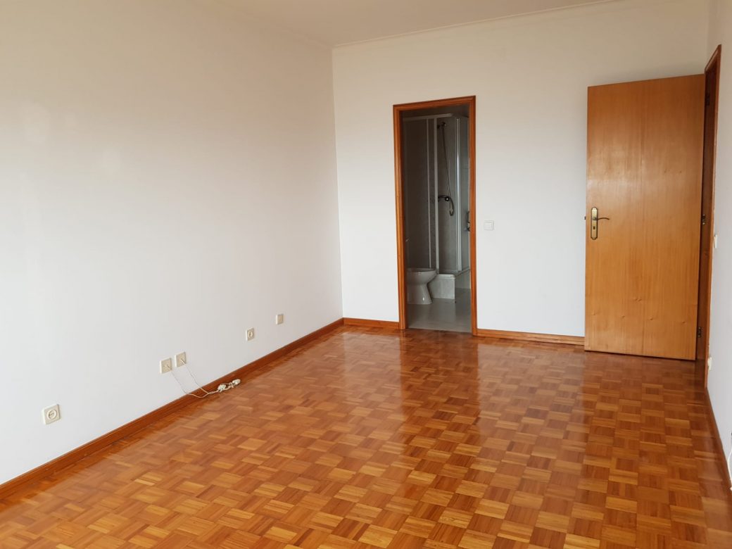 Excelente-Apartamento-T3-Perto-do-Centro-Historico-Suite