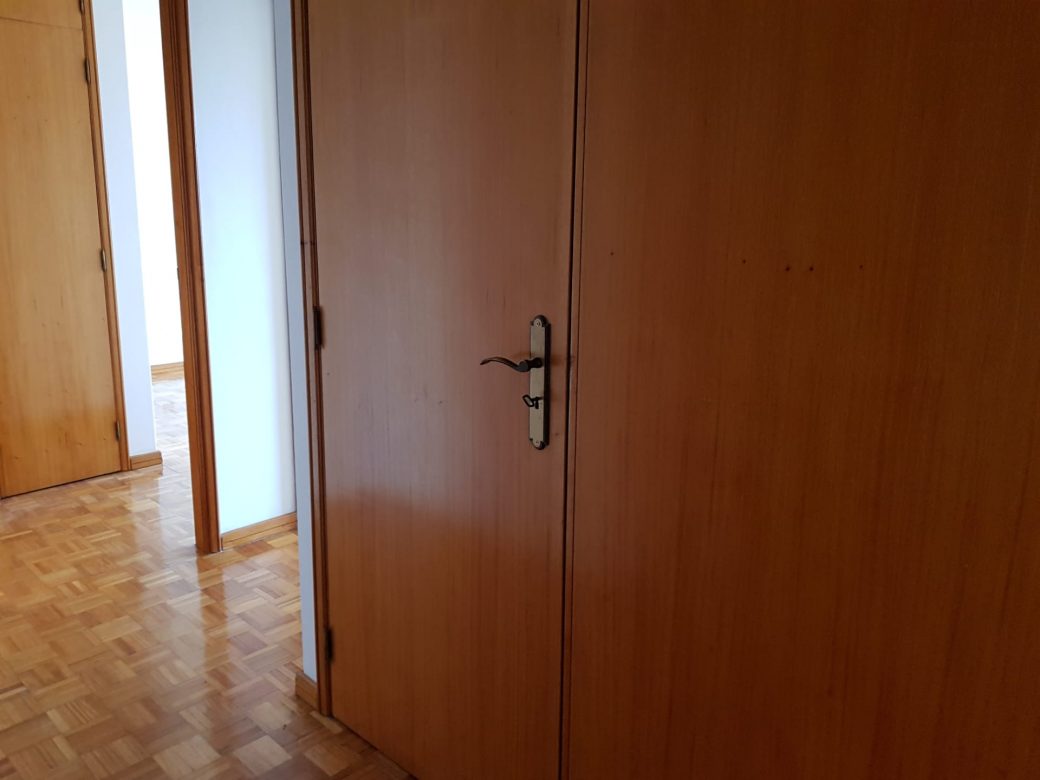 Excelente-Apartamento-T3-Perto-do-Centro-Historico-armarios-embutidos