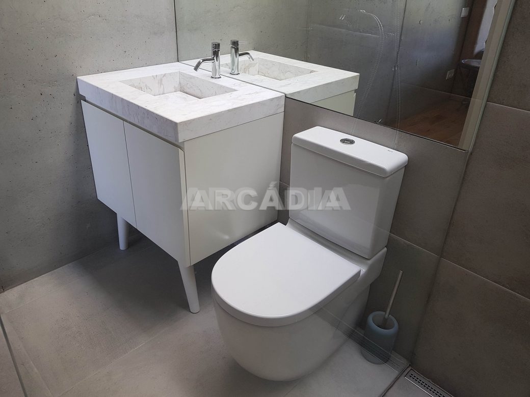 Moradia-Terrea-V4-em-Braga-Arcadia-Imobiliaria-WC-suite-pequena-ceramicos