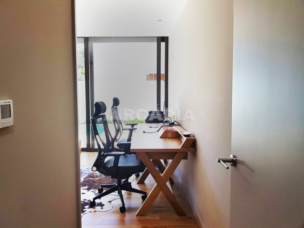 Moradia-Terrea-V4-em-Braga-Arcadia-Imobiliaria-escritorio-entrada