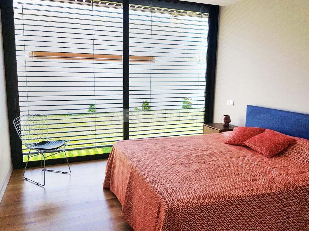 Moradia-Terrea-V4-em-Braga-Arcadia-Imobiliaria-quarto-janela