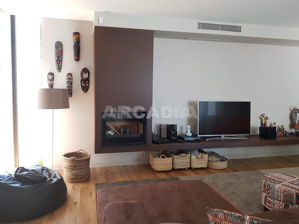 Moradia-Terrea-V4-em-Braga-Arcadia-Imobiliaria-sala-convivio