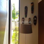 Moradia-Terrea-V4-em-Braga-Arcadia-Imobiliaria-sala-janela-entrada-de-luz