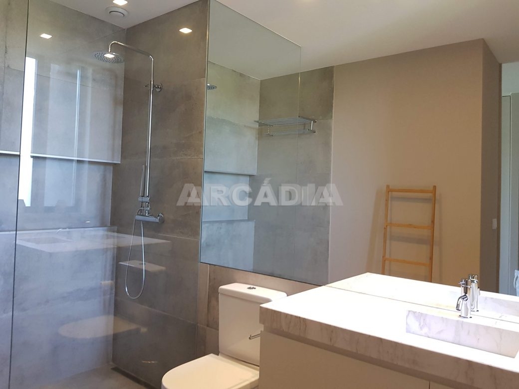 Moradia-Terrea-V4-em-Braga-Arcadia-Imobiliaria-suite-grande-WC