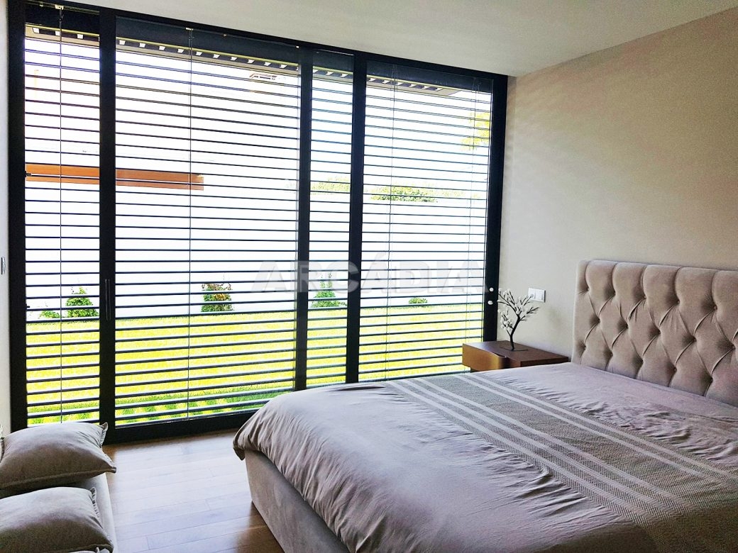 Moradia-Terrea-V4-em-Braga-Arcadia-Imobiliaria-suite-grande-janela