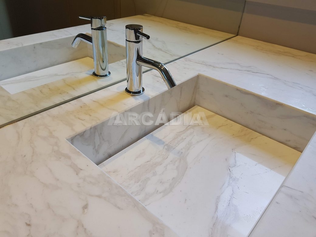 Moradia-Terrea-V4-em-Braga-Arcadia-Imobiliaria-suite-grande-wc-lavatorio