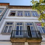Predio-Para-Restauro-no-Centro-da-Cidade-de-Braga-fachada