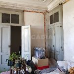 Predio-Para-Restauro-no-Centro-da-Cidade-de-Braga-sala-principal-1-andar-portas
