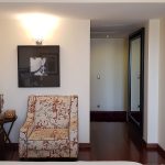 Apartamento-de-luxo-no-coracao-de-braga-suite-3-closet-passagem