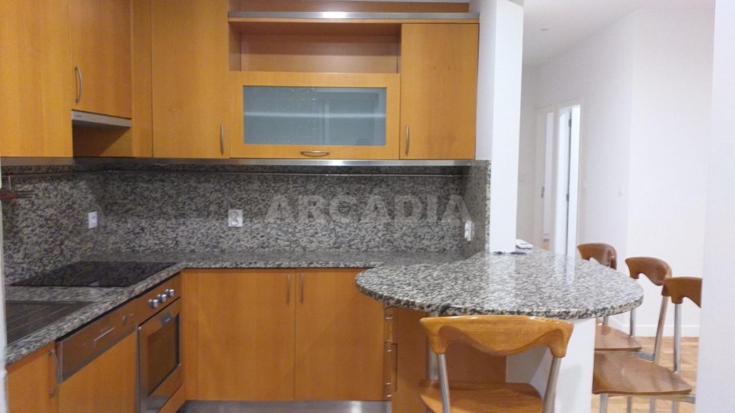 T2-Para-Arrendar-ao-Lado-da-Se-11-cozinha
