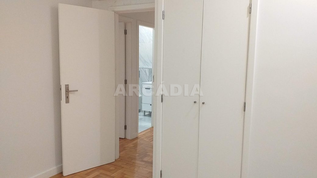 T2-Para-Arrendar-ao-Lado-da-Se-29-quarto-2