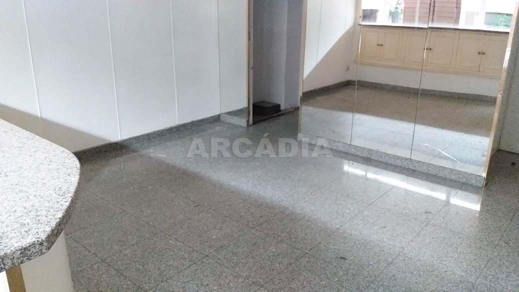 Arcadia-Imobiliaria-Loja-Arrendar-Centro-Comercial-Braga-3622-6-espelhos