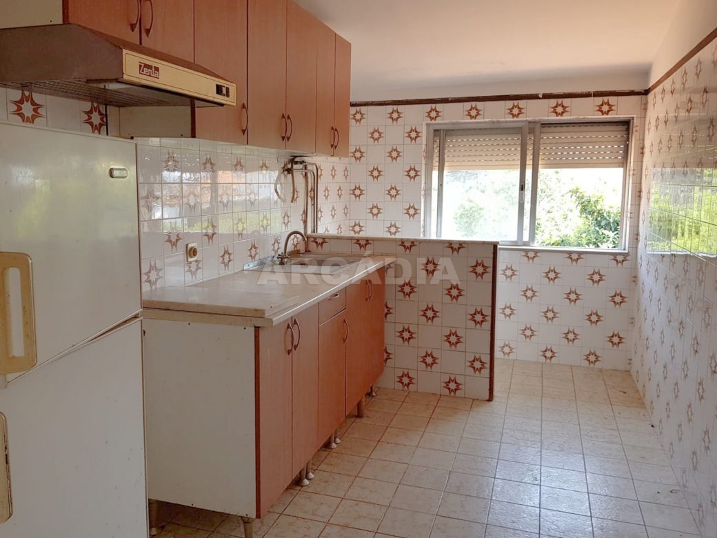 Apartamento-para-restaurar-no-Centro-HistOrico-de-Braga-cozinha